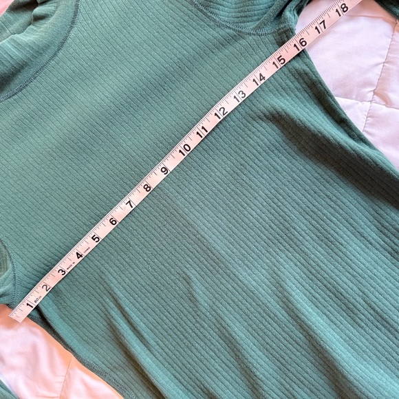 Free People Green Fitted Ribbed Long Sleeve Top EUC Light Weight Women’s Large - Picture 6 of 6